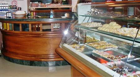 PINEROLO, CESSIONE attività pasticceria &bar dehor