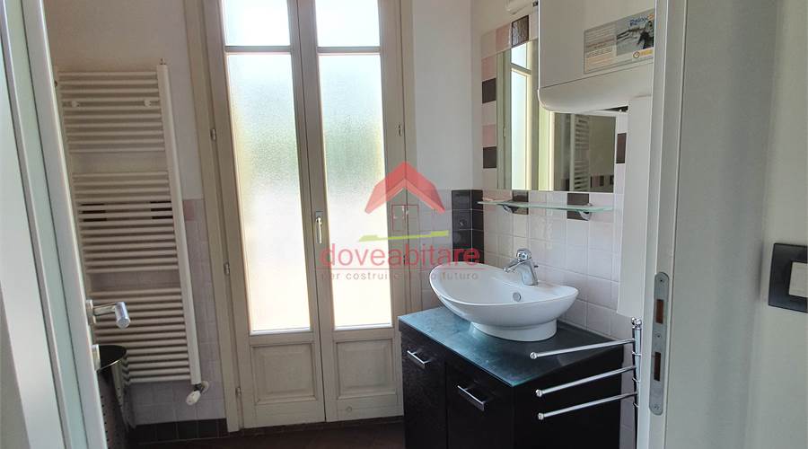 ingresso bagno con p  finestra 