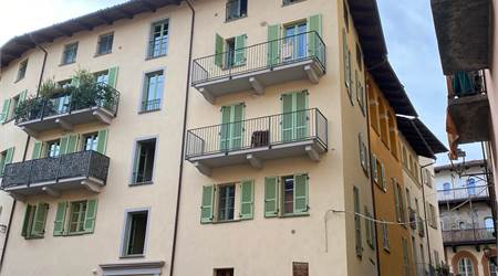 PINEROLO centro signorile appartamento con doppi servizi Termoautonomo