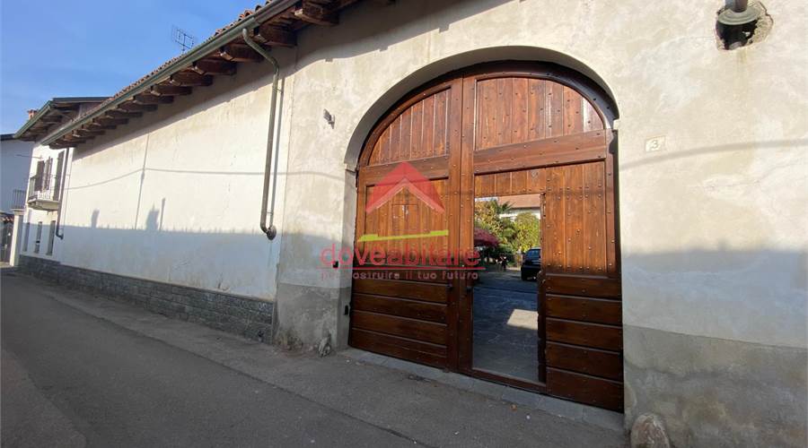 ingresso carraio e secondo accesso pedonale