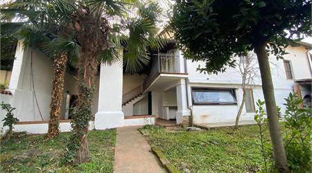 PINEROLO fraz. Riva centro, VILLA INDIPENDENTE 4 LATI