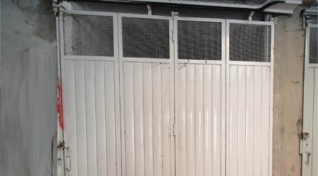 PINEROLO comodo box in vendita o affitto temporaneo